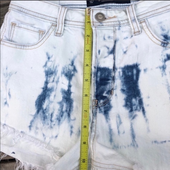 Hollister High-Rise Boyfriend Short Size 27 - Picture 5 of 7